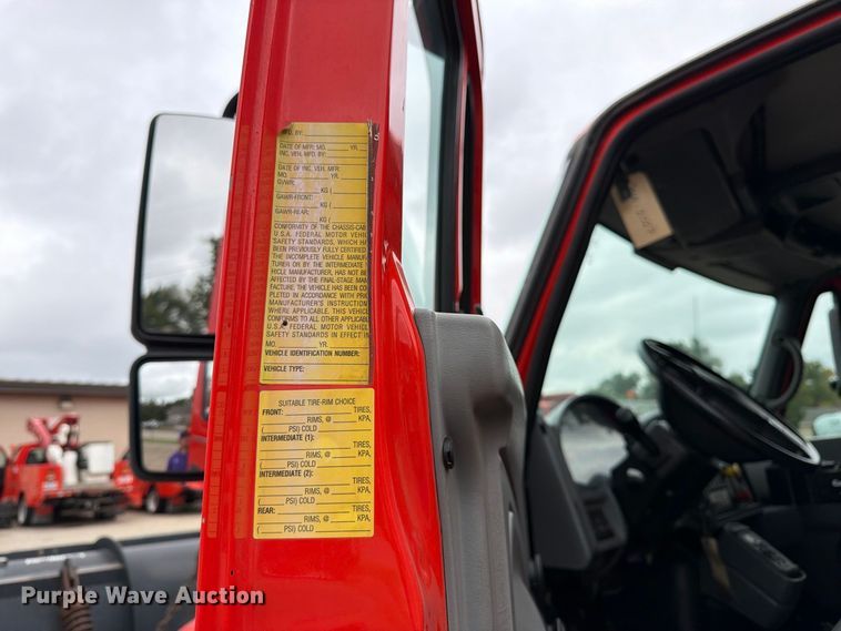 image for item DY3371 2007 International 7400 dump truck