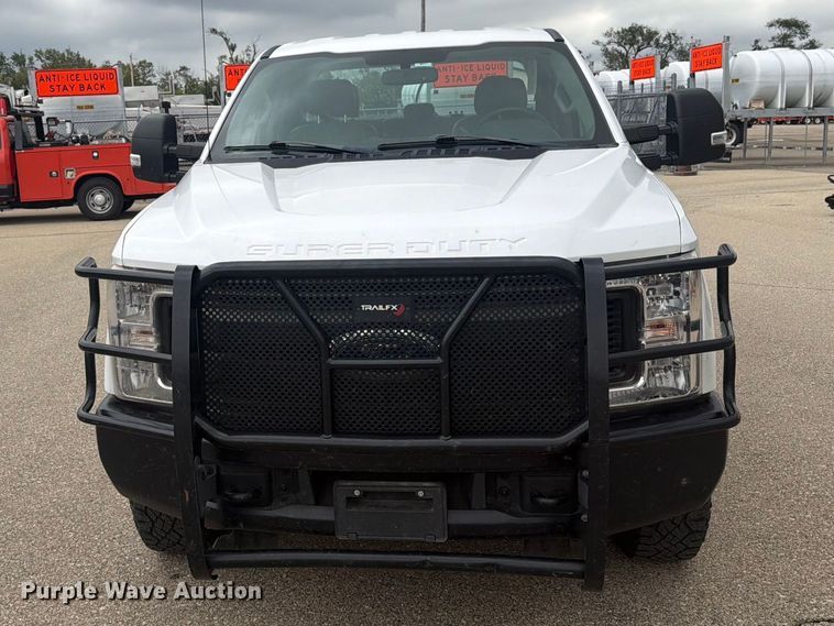 image for item DY3372 2019 Ford F250 Super Duty Ext. Cab pickup truck
