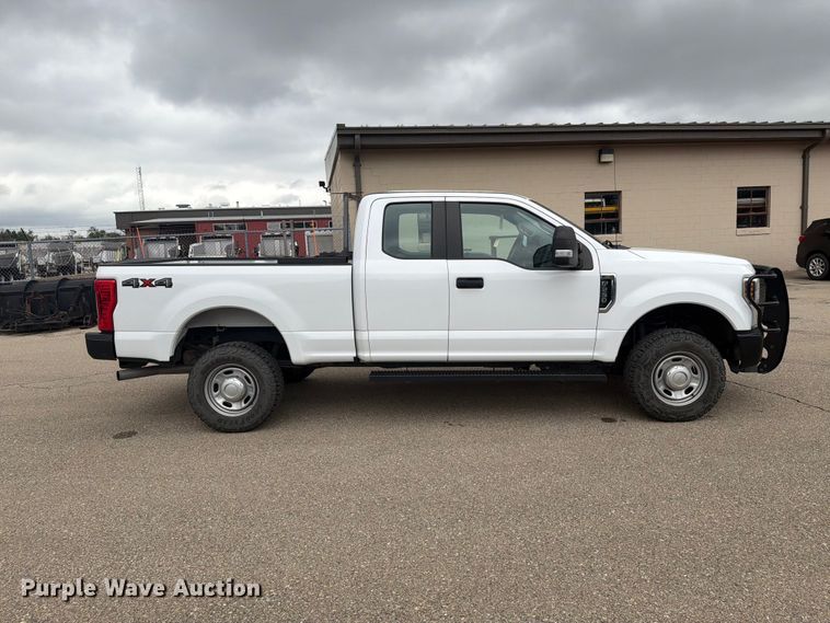 image for item DY3372 2019 Ford F250 Super Duty Ext. Cab pickup truck