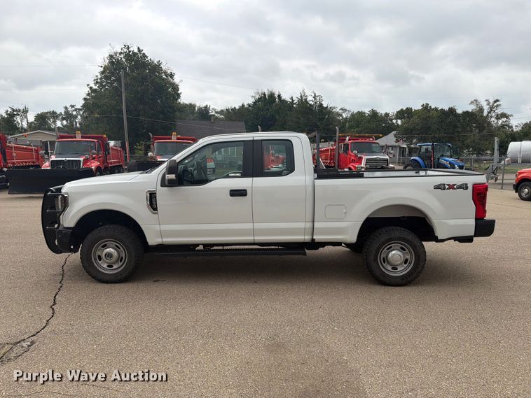 image for item DY3372 2019 Ford F250 Super Duty Ext. Cab pickup truck