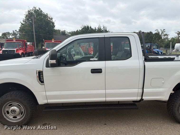 image for item DY3372 2019 Ford F250 Super Duty Ext. Cab pickup truck