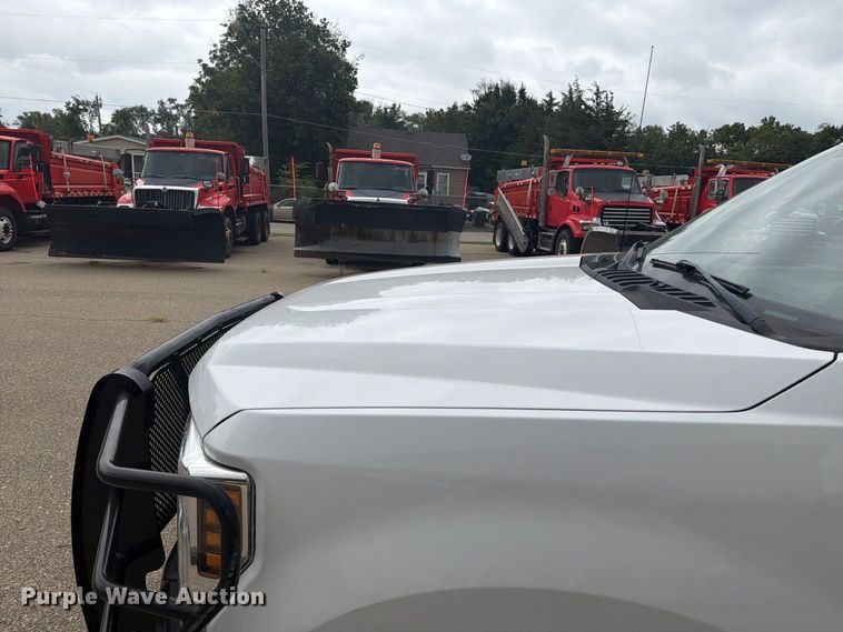 image for item DY3372 2019 Ford F250 Super Duty Ext. Cab pickup truck