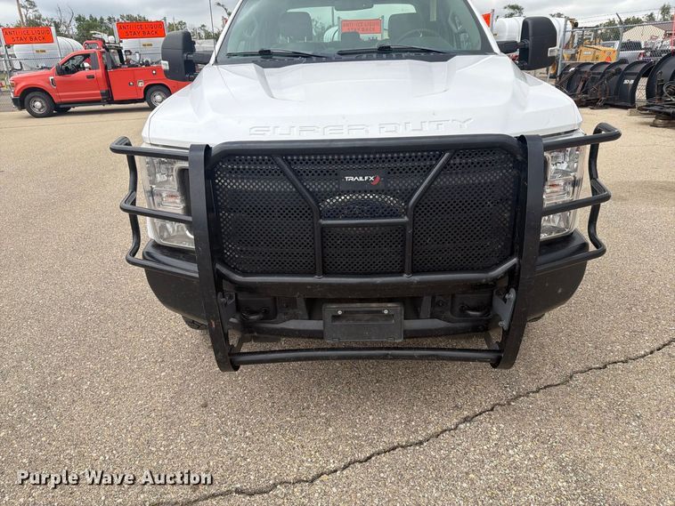 image for item DY3372 2019 Ford F250 Super Duty Ext. Cab pickup truck
