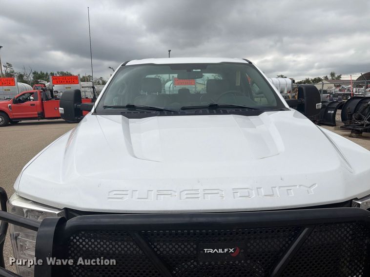 image for item DY3372 2019 Ford F250 Super Duty Ext. Cab pickup truck
