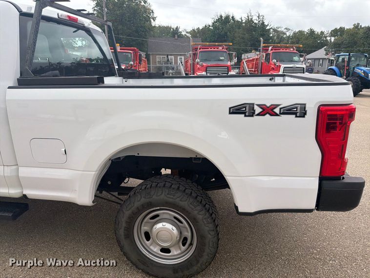 image for item DY3372 2019 Ford F250 Super Duty Ext. Cab pickup truck