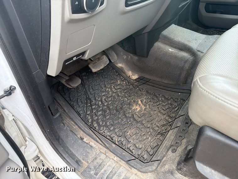 image for item DY3372 2019 Ford F250 Super Duty Ext. Cab pickup truck