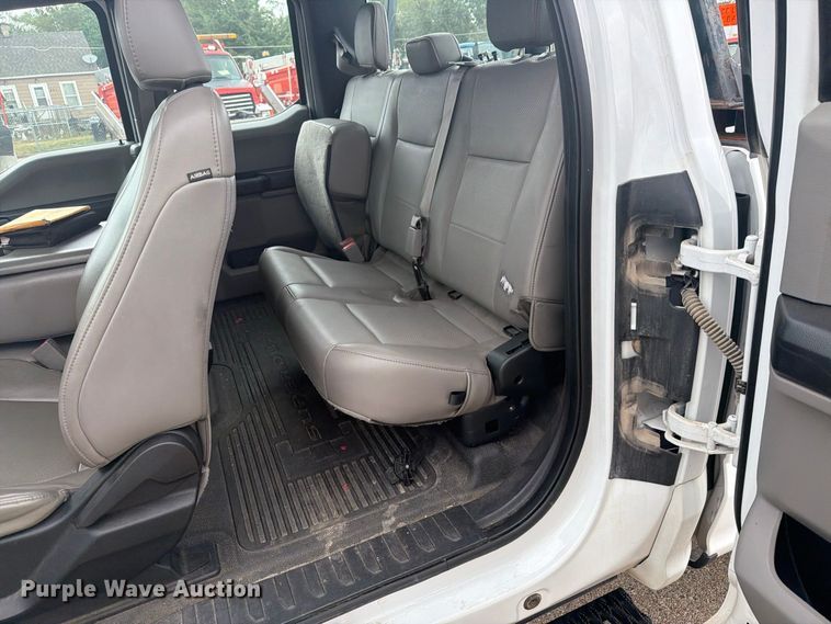 image for item DY3372 2019 Ford F250 Super Duty Ext. Cab pickup truck
