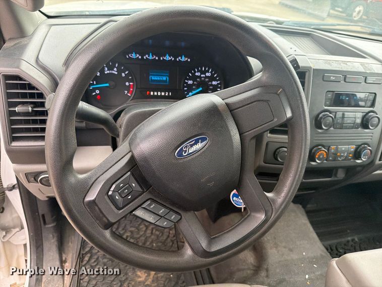 image for item DY3372 2019 Ford F250 Super Duty Ext. Cab pickup truck