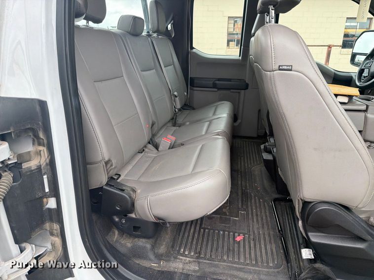 image for item DY3372 2019 Ford F250 Super Duty Ext. Cab pickup truck