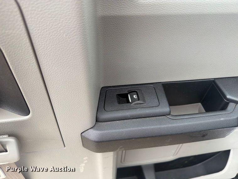 image for item DY3372 2019 Ford F250 Super Duty Ext. Cab pickup truck
