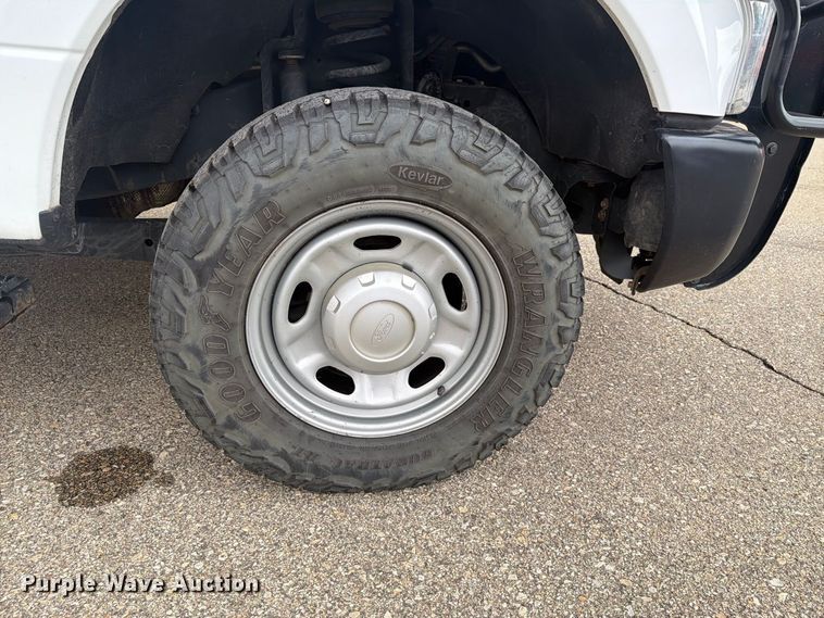 image for item DY3372 2019 Ford F250 Super Duty Ext. Cab pickup truck