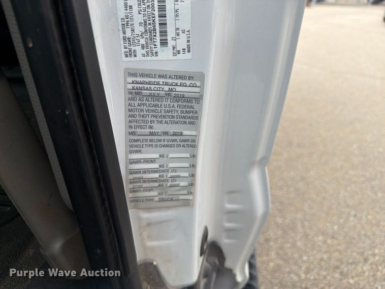 image for item DY3372 2019 Ford F250 Super Duty Ext. Cab pickup truck