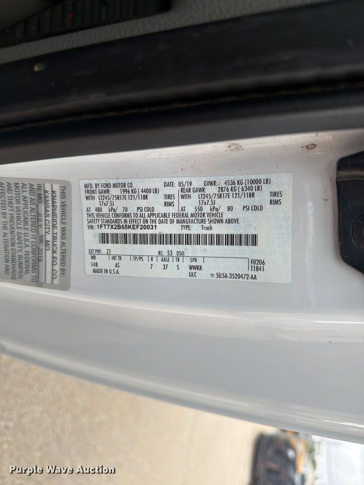 image for item DY3372 2019 Ford F250 Super Duty Ext. Cab pickup truck
