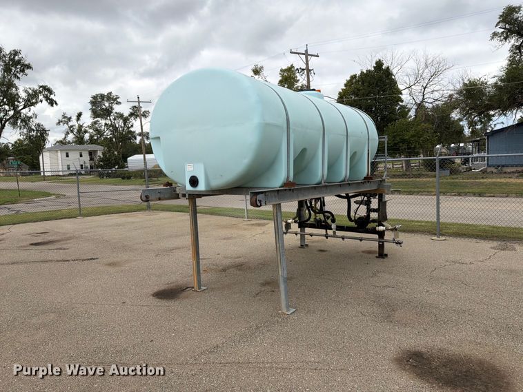 Salt brine tank