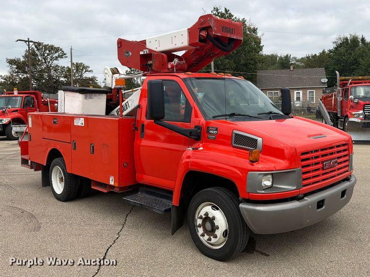 image for item DY3383 2007 GMC C4500 bucket truck
