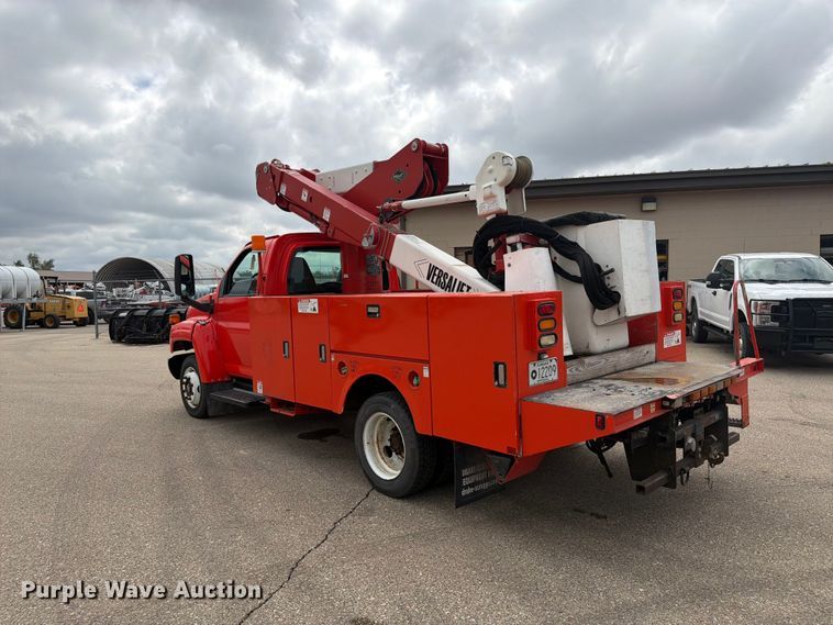 image for item DY3383 2007 GMC C4500 bucket truck