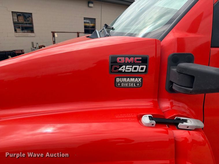 image for item DY3383 2007 GMC C4500 bucket truck