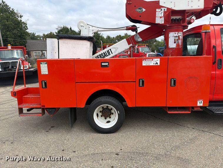 image for item DY3383 2007 GMC C4500 bucket truck