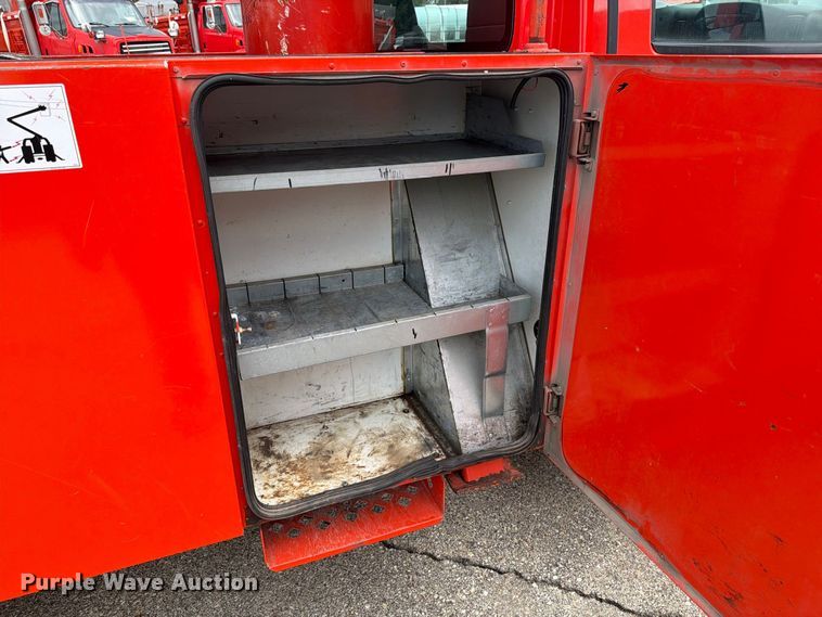 image for item DY3383 2007 GMC C4500 bucket truck