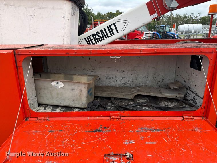 image for item DY3383 2007 GMC C4500 bucket truck