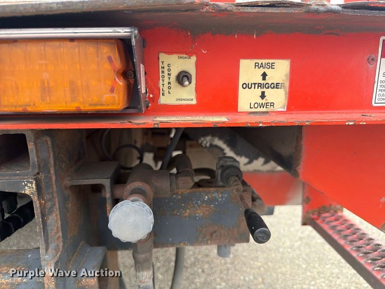 image for item DY3383 2007 GMC C4500 bucket truck