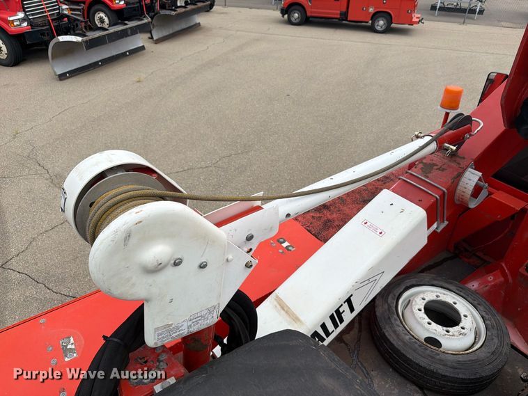 image for item DY3383 2007 GMC C4500 bucket truck