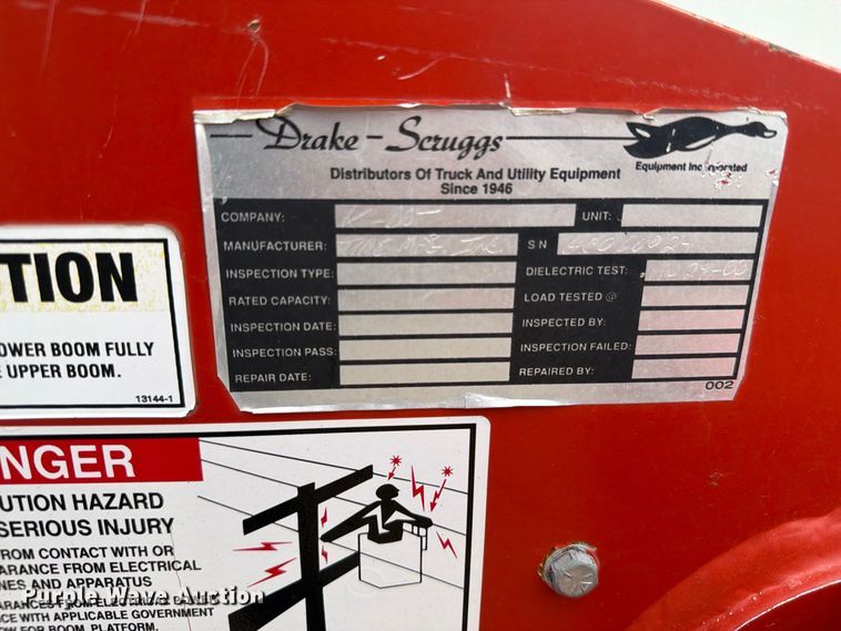 image for item DY3383 2007 GMC C4500 bucket truck