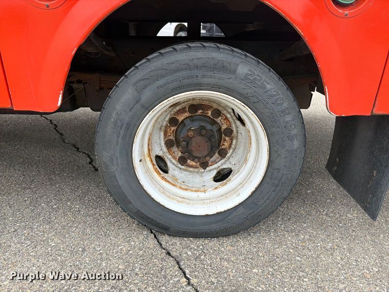 image for item DY3383 2007 GMC C4500 bucket truck