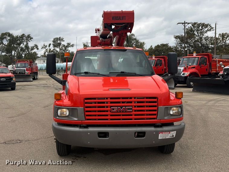 image for item DY3384 2007 GMC C4500 bucket truck