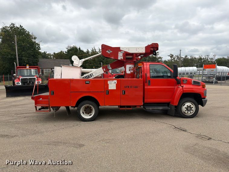 image for item DY3384 2007 GMC C4500 bucket truck