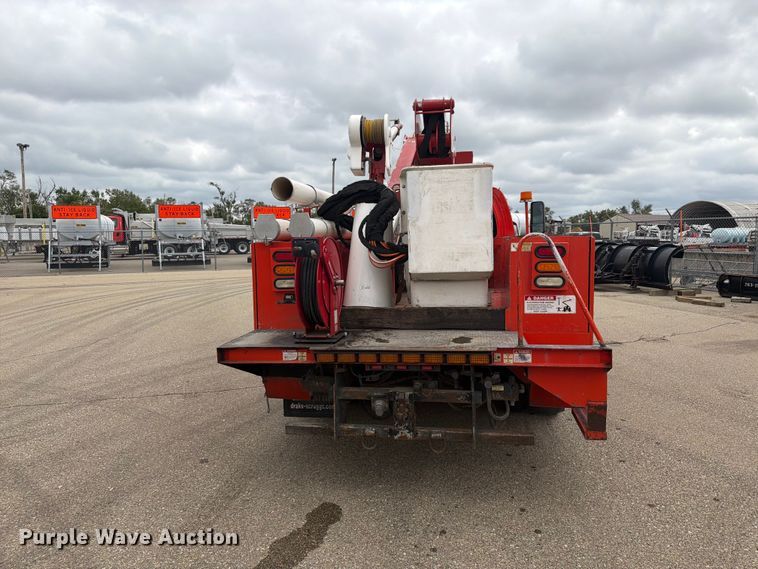 image for item DY3384 2007 GMC C4500 bucket truck