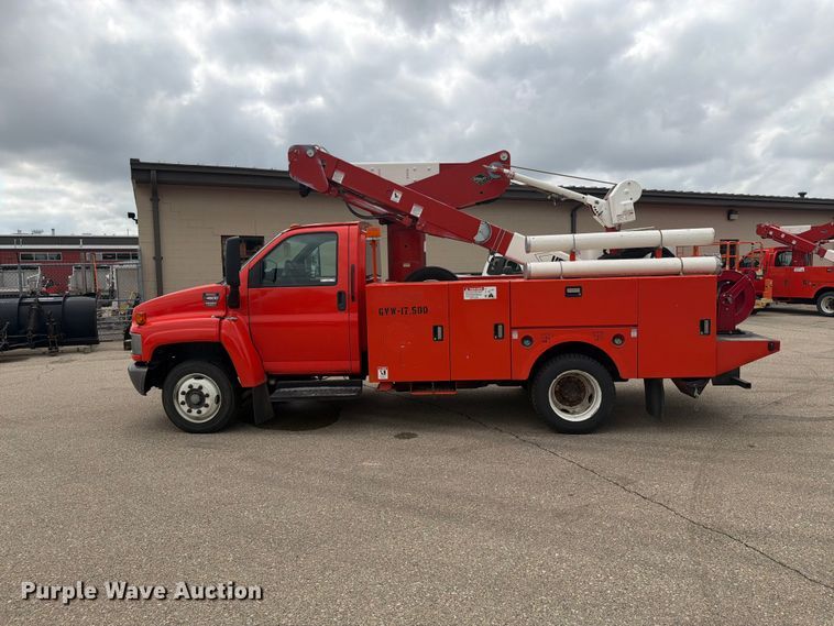 image for item DY3384 2007 GMC C4500 bucket truck