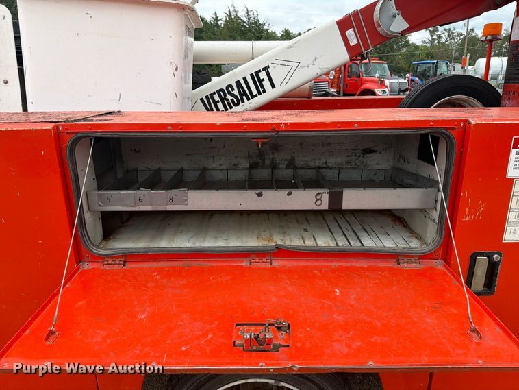 image for item DY3384 2007 GMC C4500 bucket truck