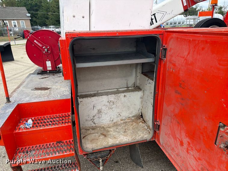 image for item DY3384 2007 GMC C4500 bucket truck