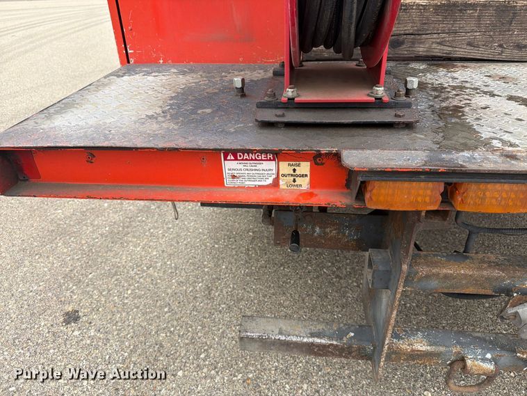image for item DY3384 2007 GMC C4500 bucket truck