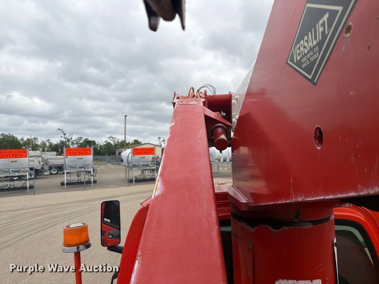 image for item DY3384 2007 GMC C4500 bucket truck