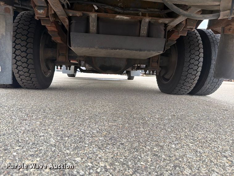image for item DY3384 2007 GMC C4500 bucket truck