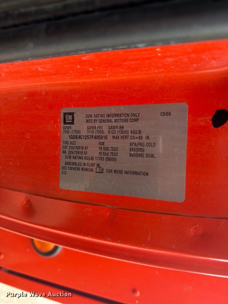 image for item DY3384 2007 GMC C4500 bucket truck