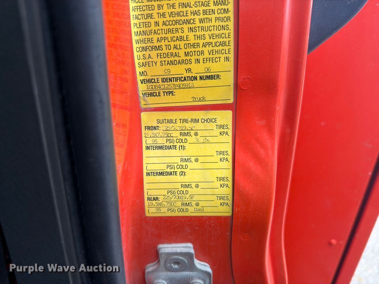 image for item DY3384 2007 GMC C4500 bucket truck