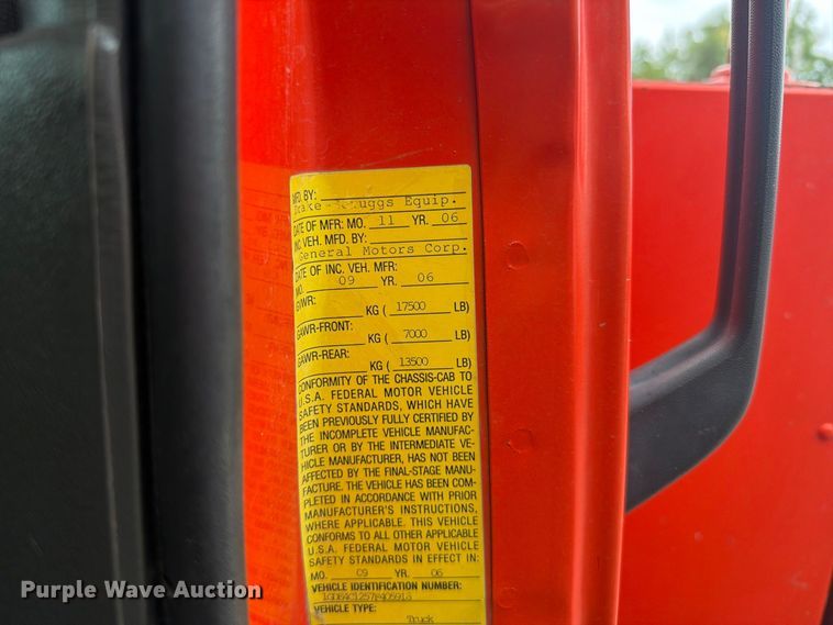 image for item DY3384 2007 GMC C4500 bucket truck