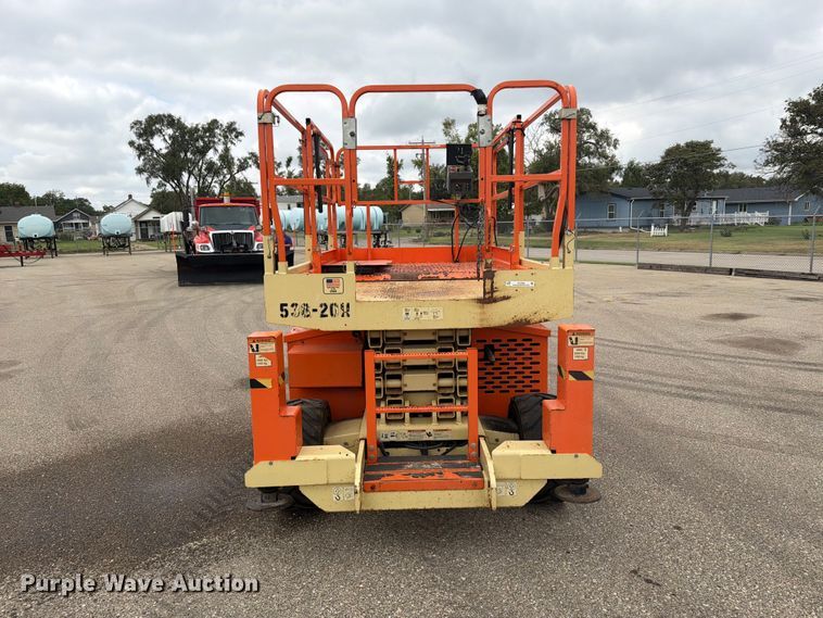 image for item DY3388 2011 JLG 260MRT scissor lift