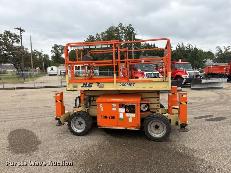 image for item DY3388 2011 JLG 260MRT scissor lift