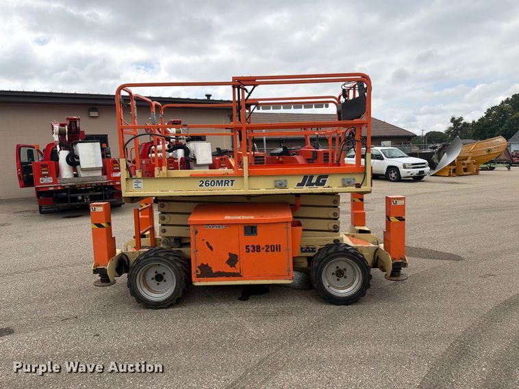 image for item DY3388 2011 JLG 260MRT scissor lift