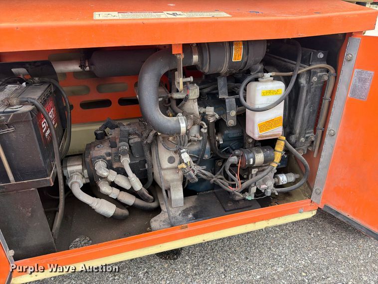 image for item DY3388 2011 JLG 260MRT scissor lift