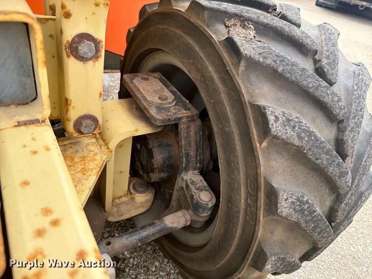 image for item DY3388 2011 JLG 260MRT scissor lift