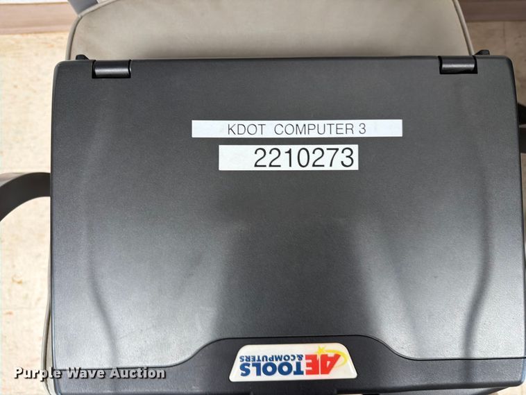 image for item DY3389 (6) Dura book laptops