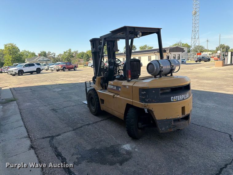 image for item DY3390 2000 Caterpillar GPL40 forklift