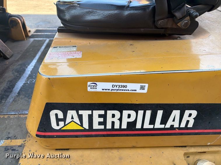 image for item DY3390 2000 Caterpillar GPL40 forklift