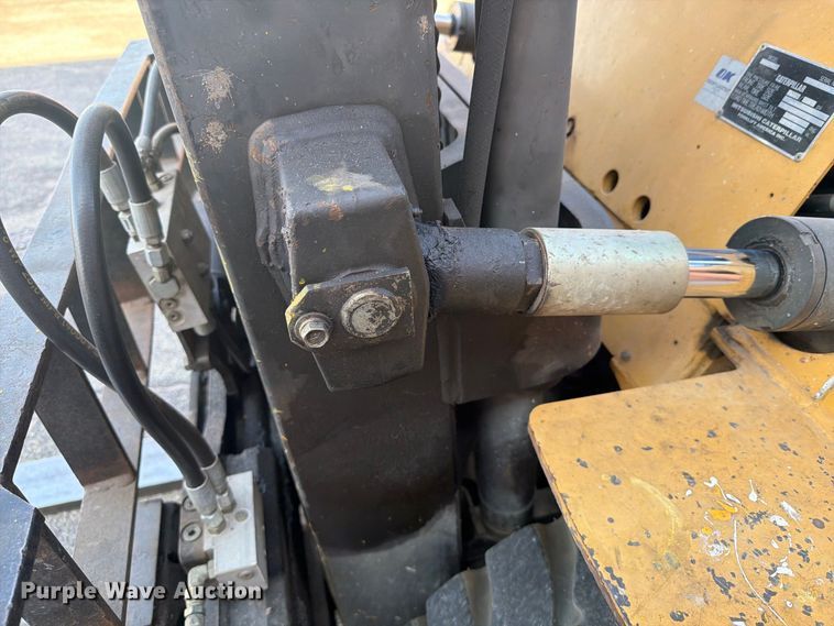 image for item DY3390 2000 Caterpillar GPL40 forklift