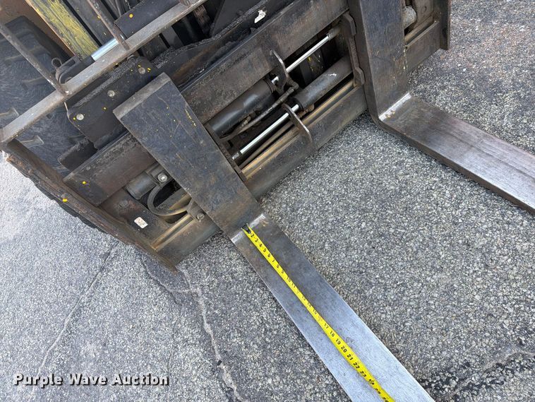 image for item DY3390 2000 Caterpillar GPL40 forklift
